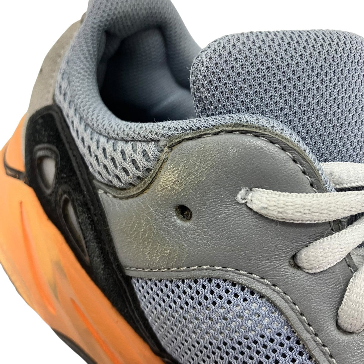 Yeezy Boost 700 V1 ローカットスニーカー