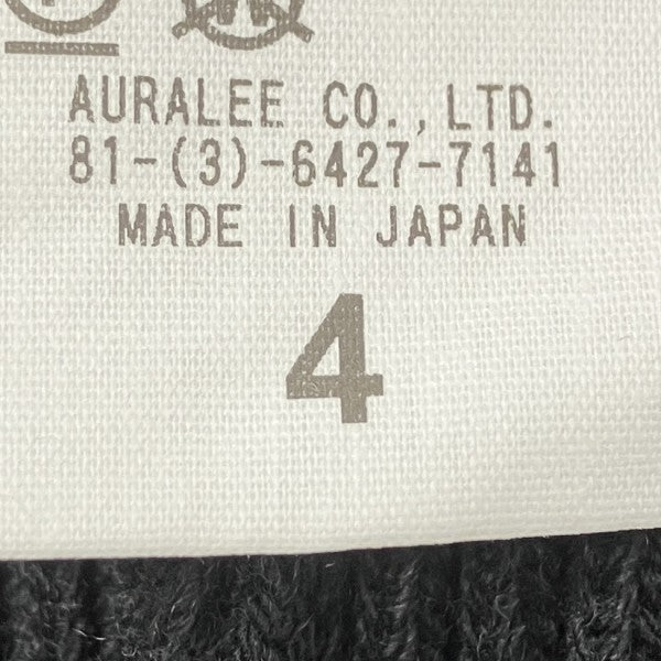 クルーネックニット