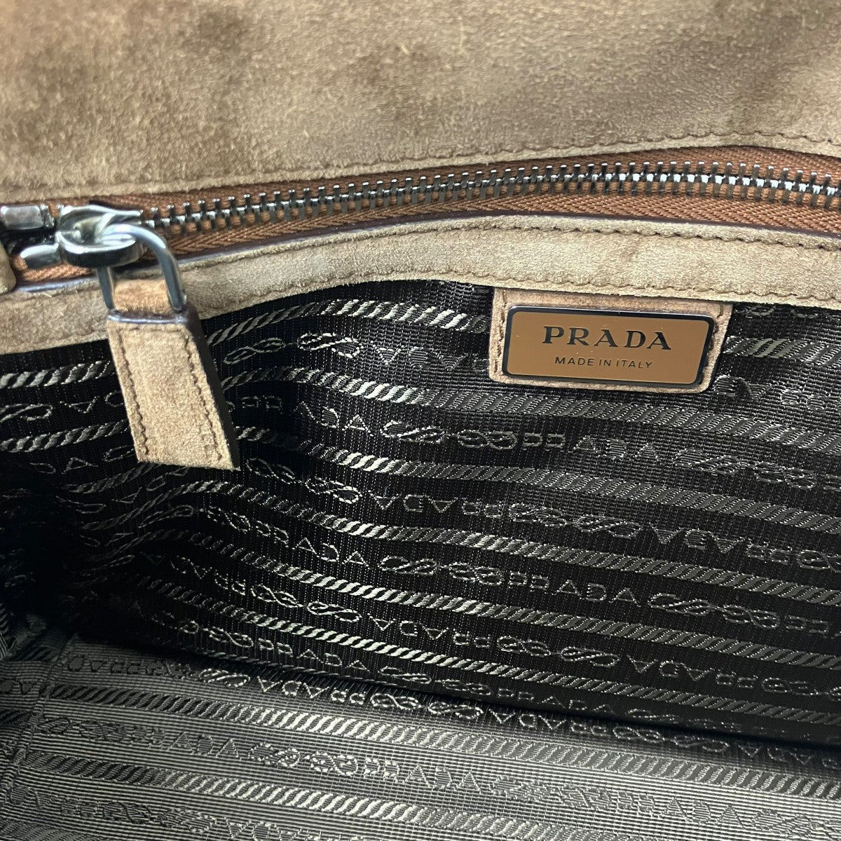 PRADA スエード ショルダーバッグ 古着・中古-10枚目のアイテム画像