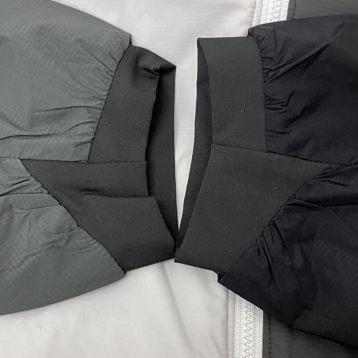 ATOM HOODIE ナイロンジャケット
