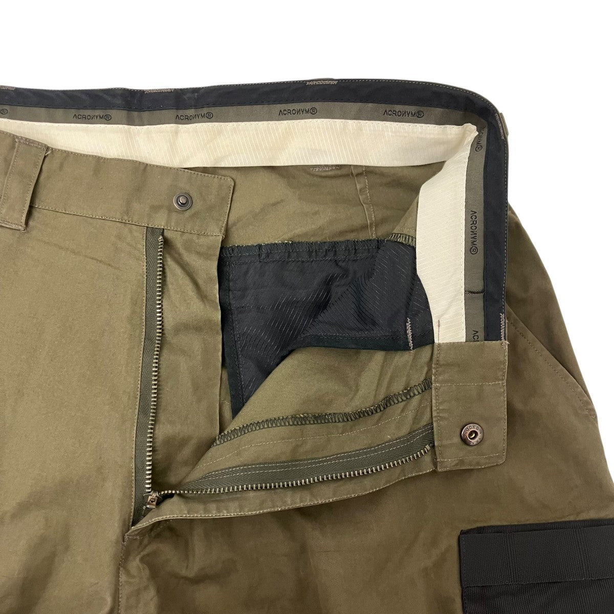 ACRONYM カーゴパンツ 古着・中古-4枚目のアイテム画像
