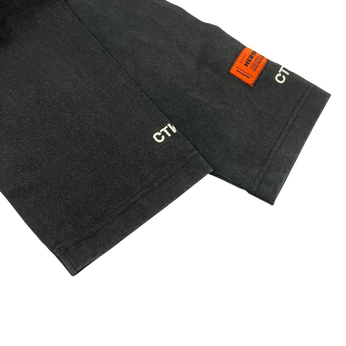 長袖Tシャツ