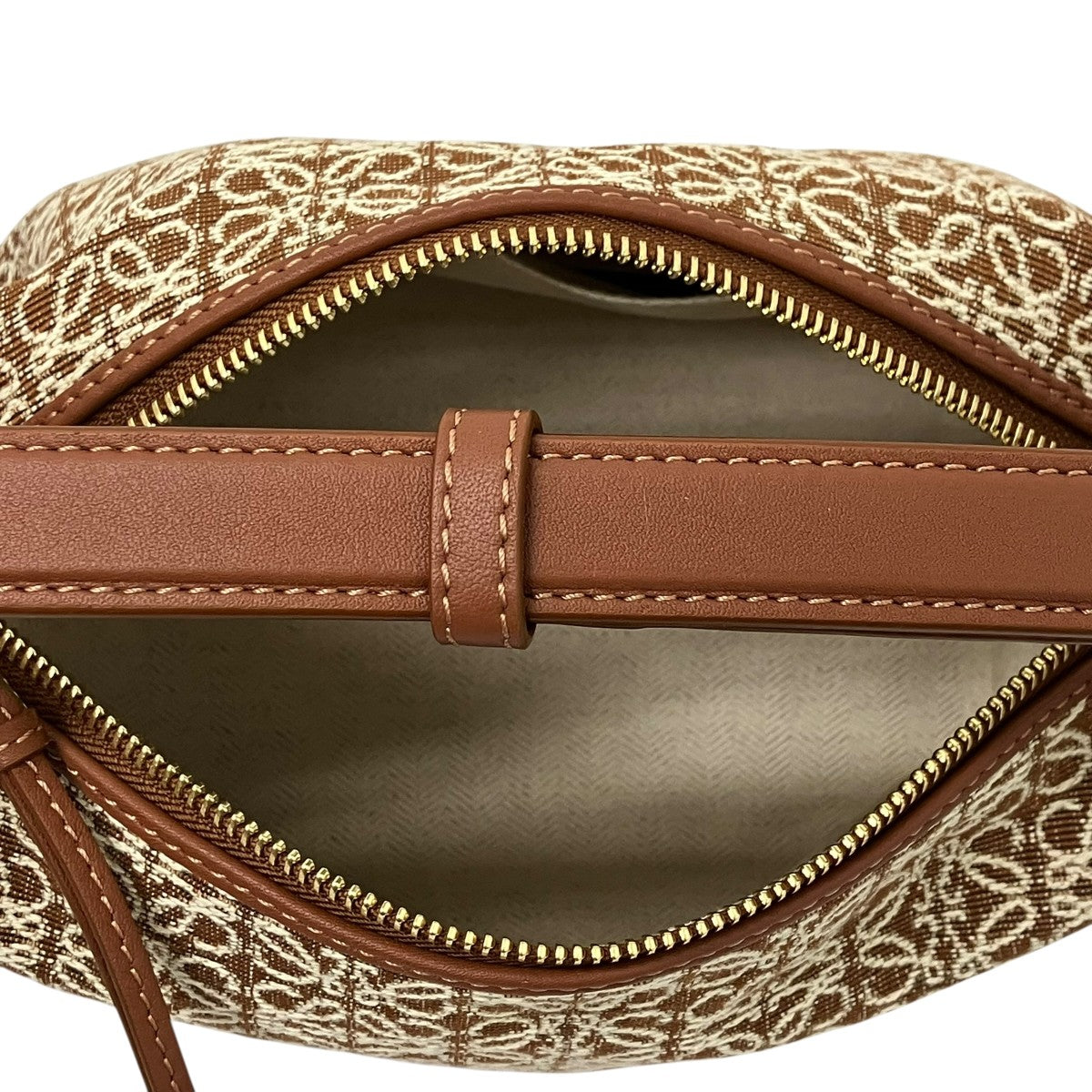LOEWE アナグラム柄ハンドバッグ 古着・中古-7枚目のアイテム画像