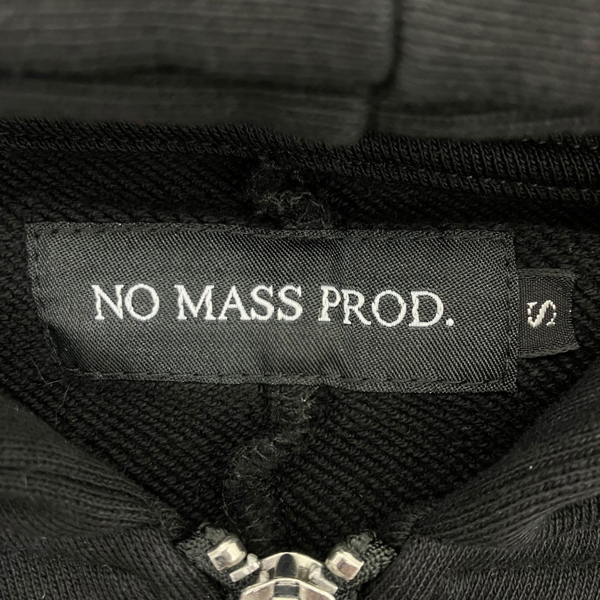 NO MASS PROD．(ﾉｰマスプロダクト) ジップパーカー ブラック サイズ S