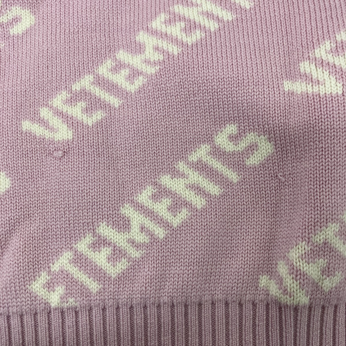 ロゴジャガードニット