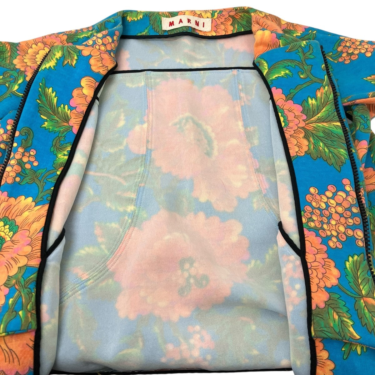 FLORAL PRINTED ZIP-UP TOP 花柄カットソー
