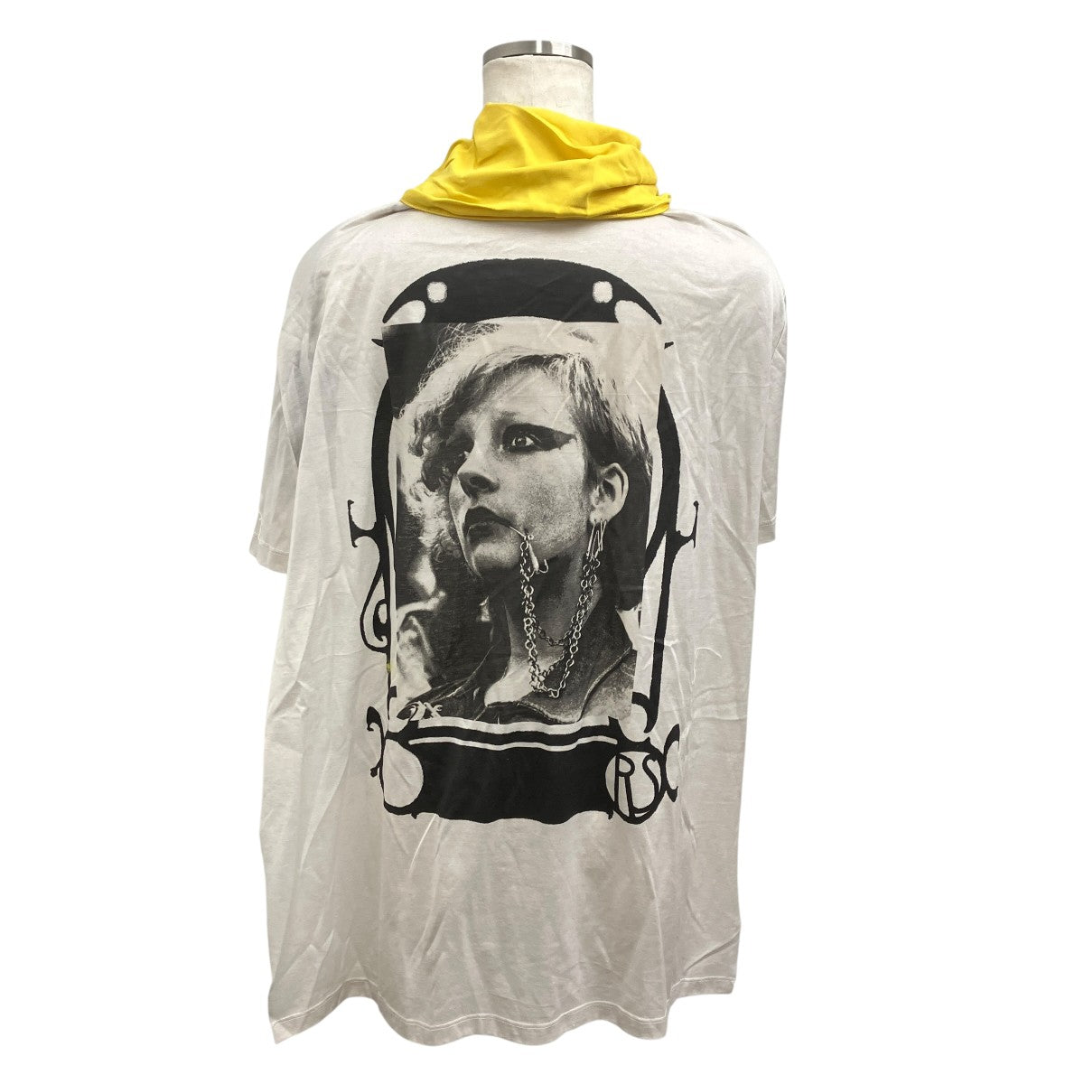 スカーフTシャツ