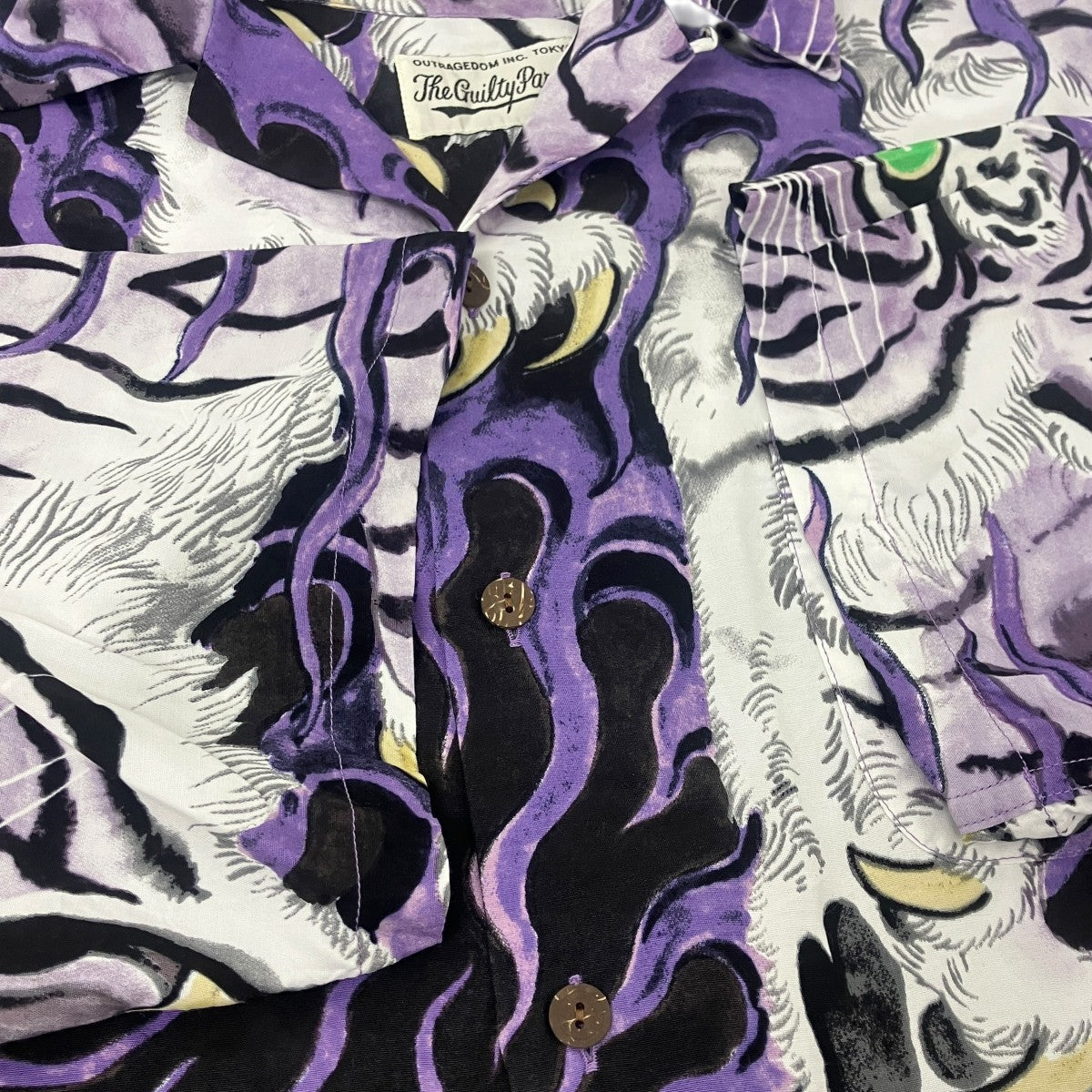 総柄シャツ
