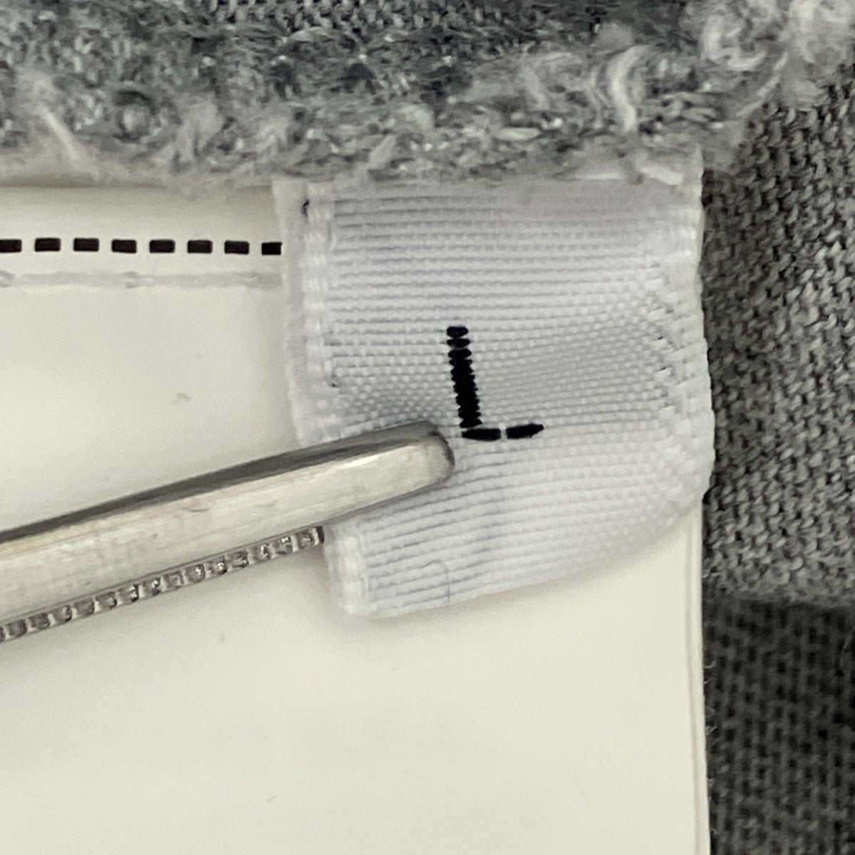 ロゴパッチロングスリーブカットソー