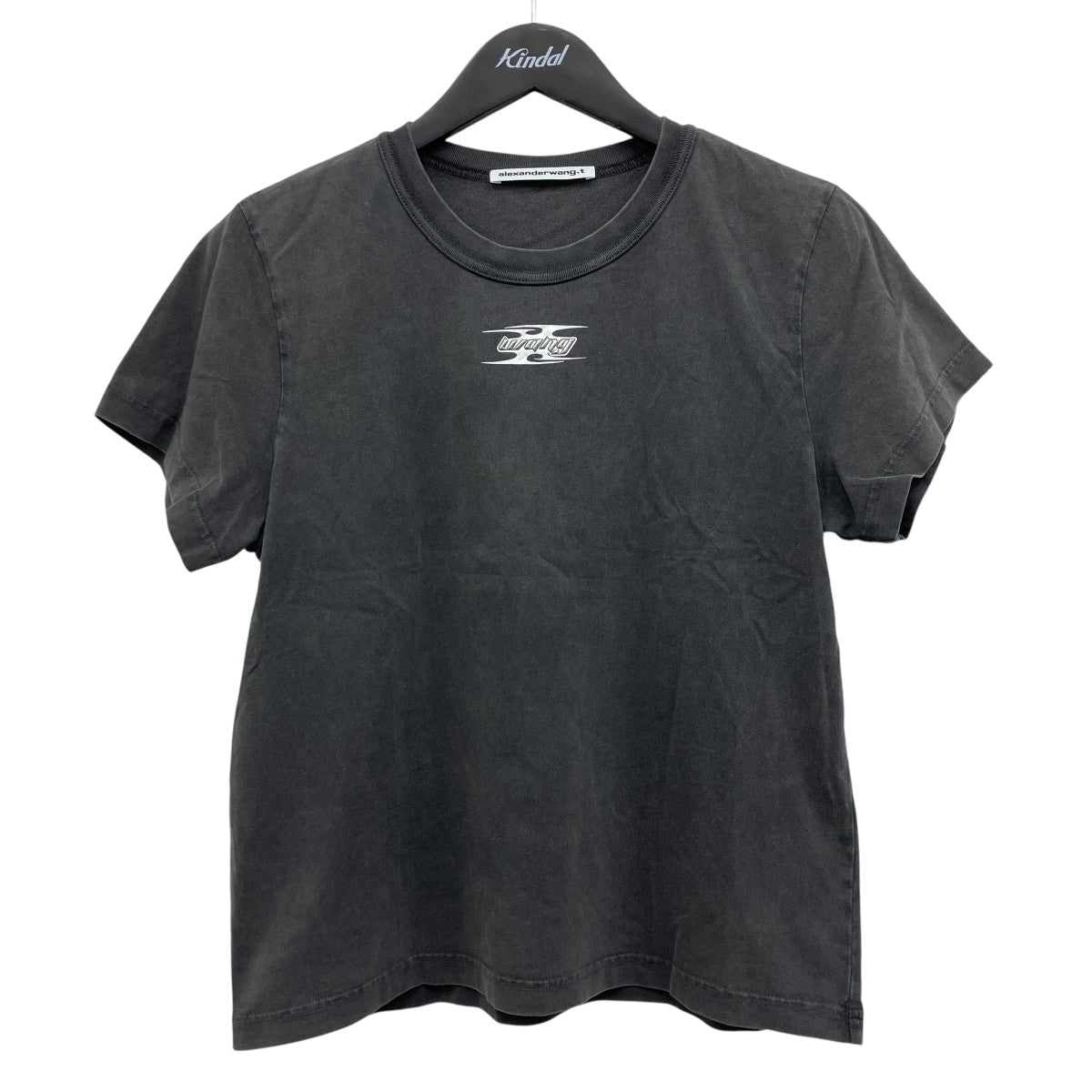 エンボスロゴTシャツ
