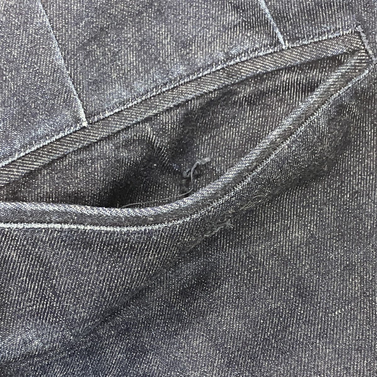 STRAIGHT DENIM TROUSERS ストレートデニムトラウザー