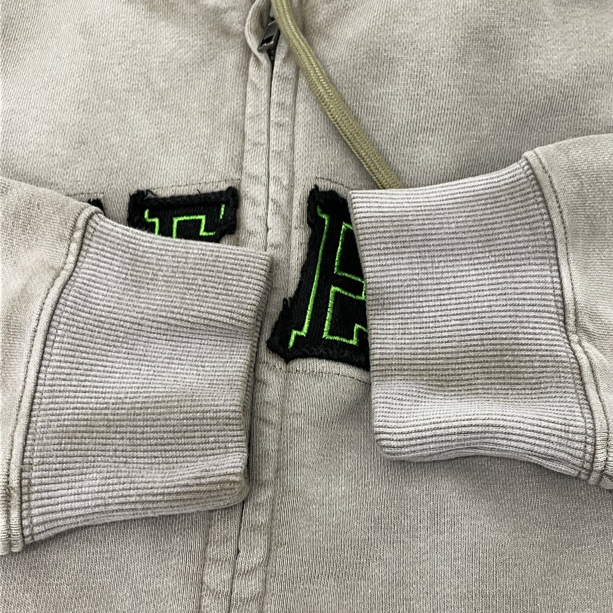 FADED EMBROIDERY ZIP UP HOODIEジップパーカー