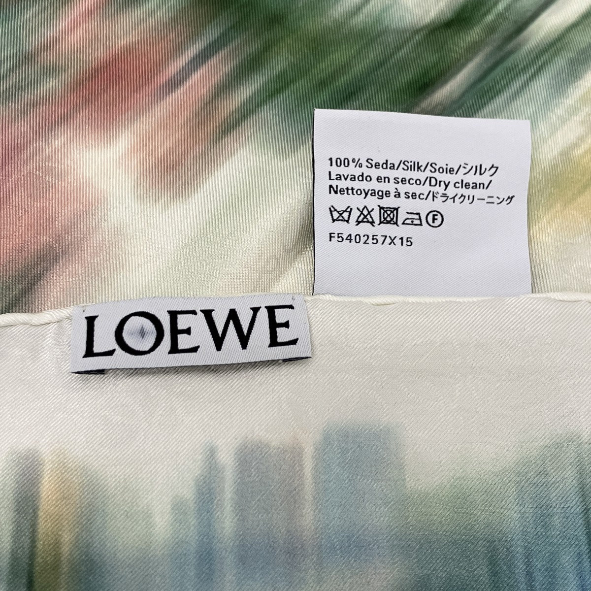 LOEWE シルクスカーフ 古着・中古-4枚目のアイテム画像