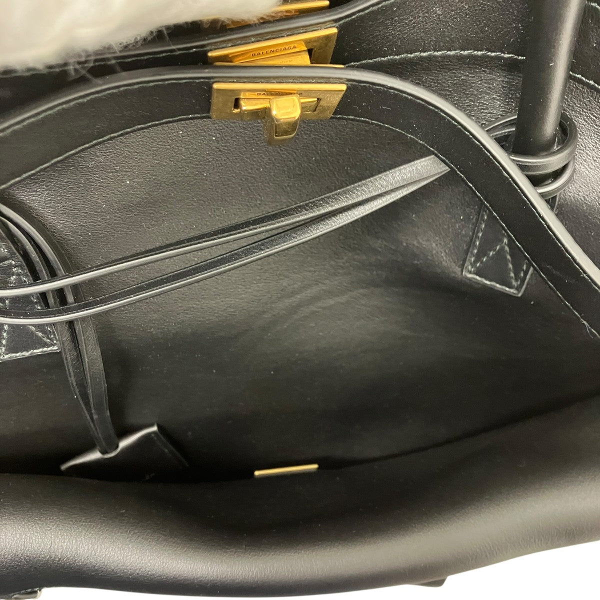 BALENCIAGA ベルエアーエクストララージレザーバッグ 古着・中古-6枚目のアイテム画像