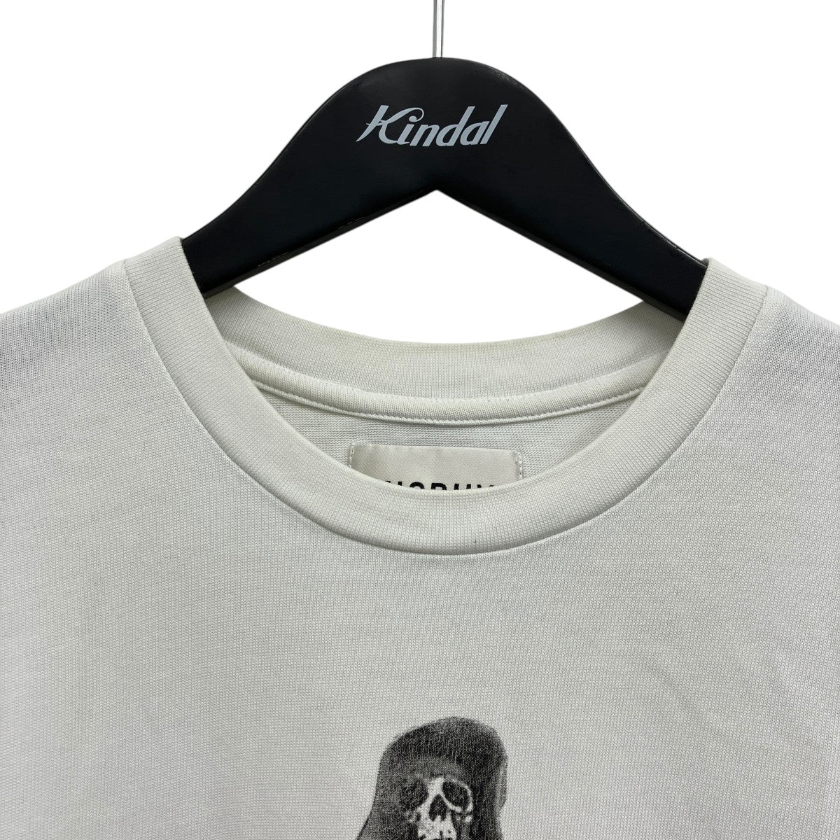 スタッズTシャツ