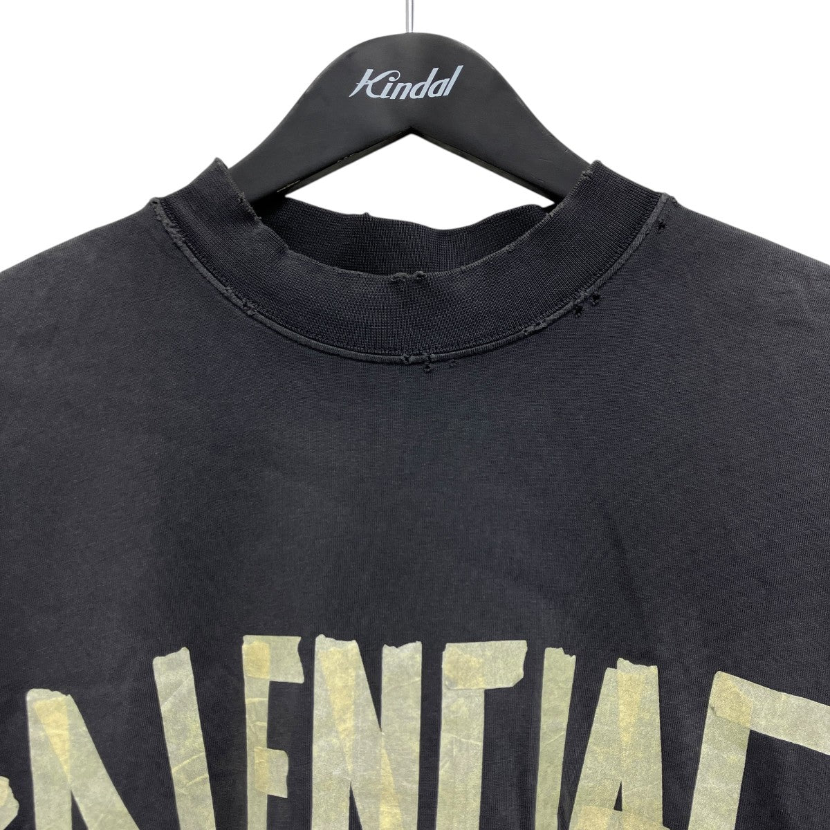 テープロゴダメージTシャツ