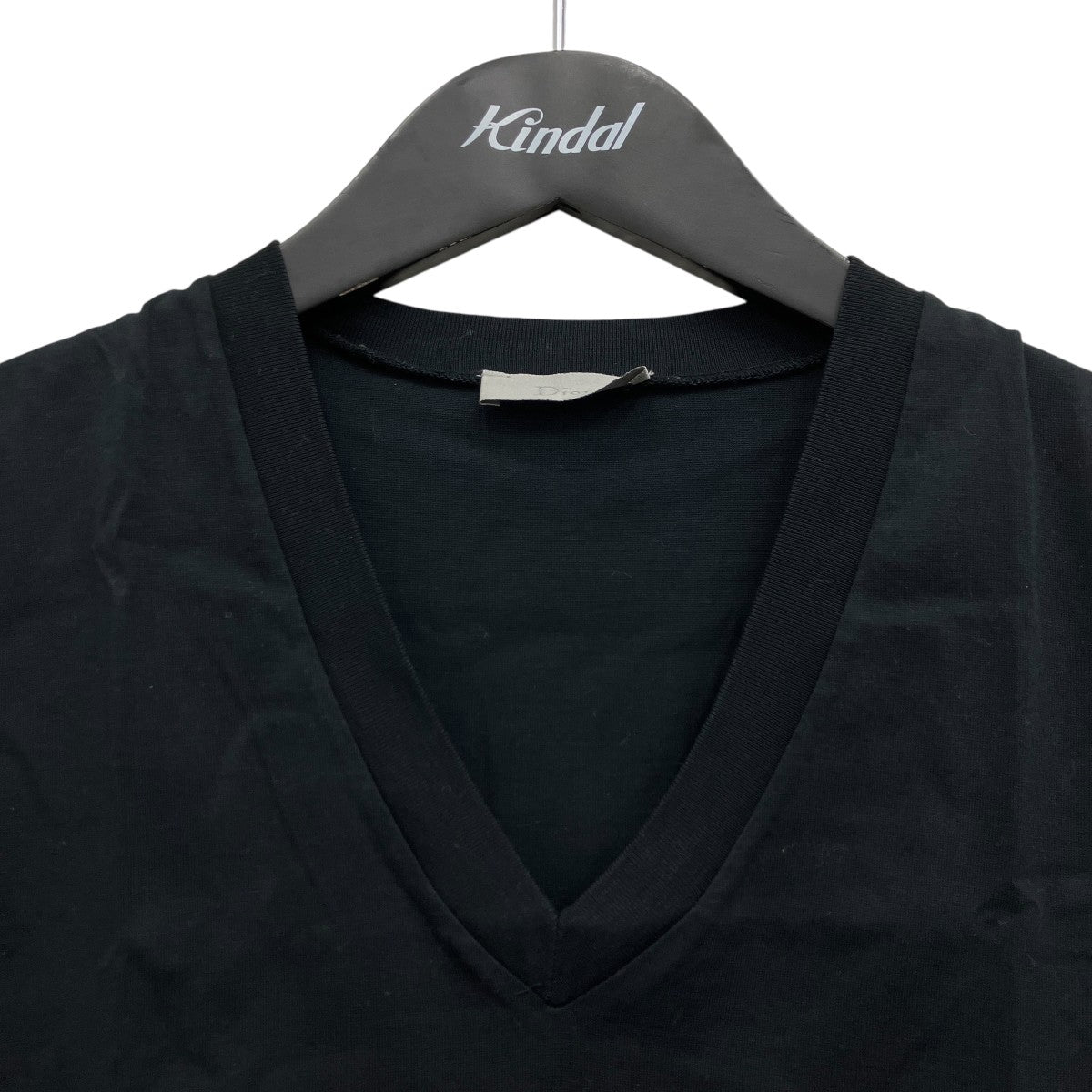 VネックTシャツ