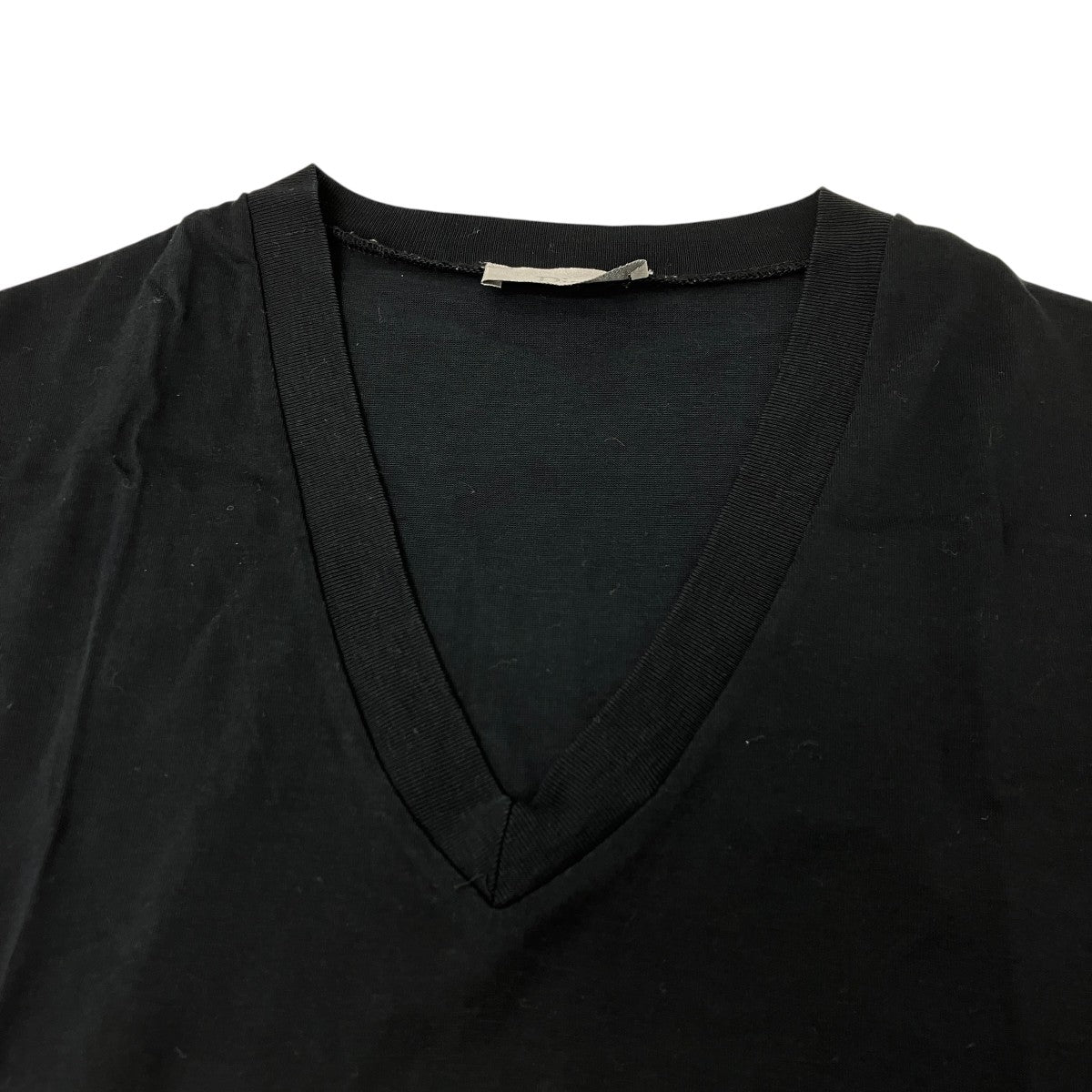 VネックTシャツ