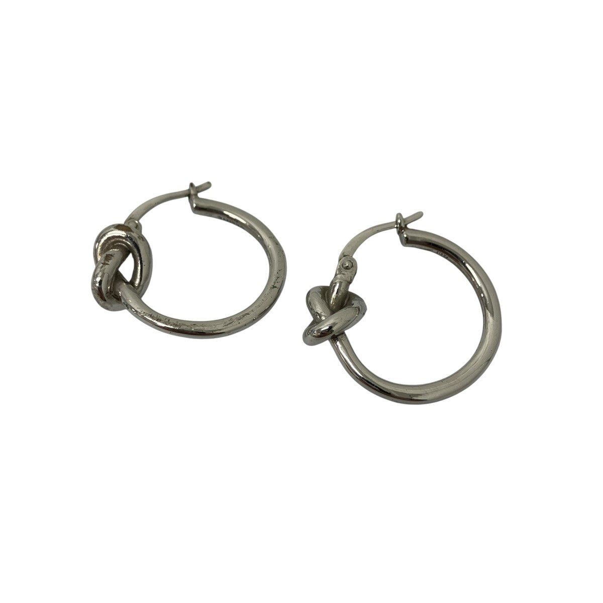 ノットピアス