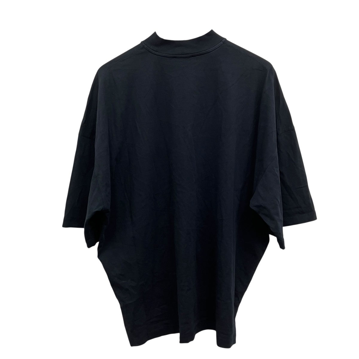 モックネックTシャツ