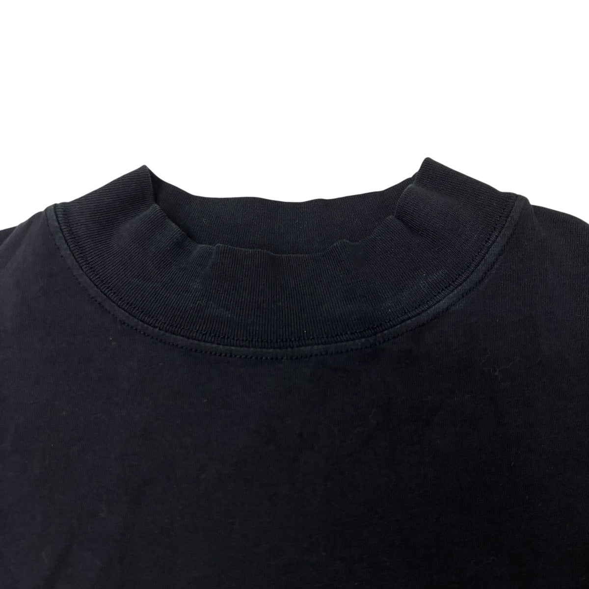 モックネックTシャツ