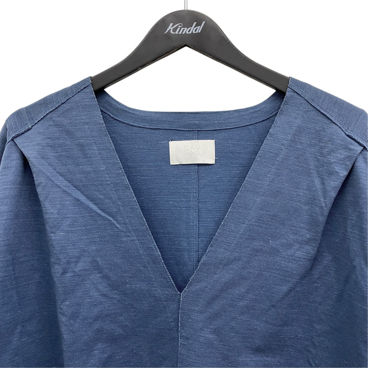 VネックロングスリーブTシャツ