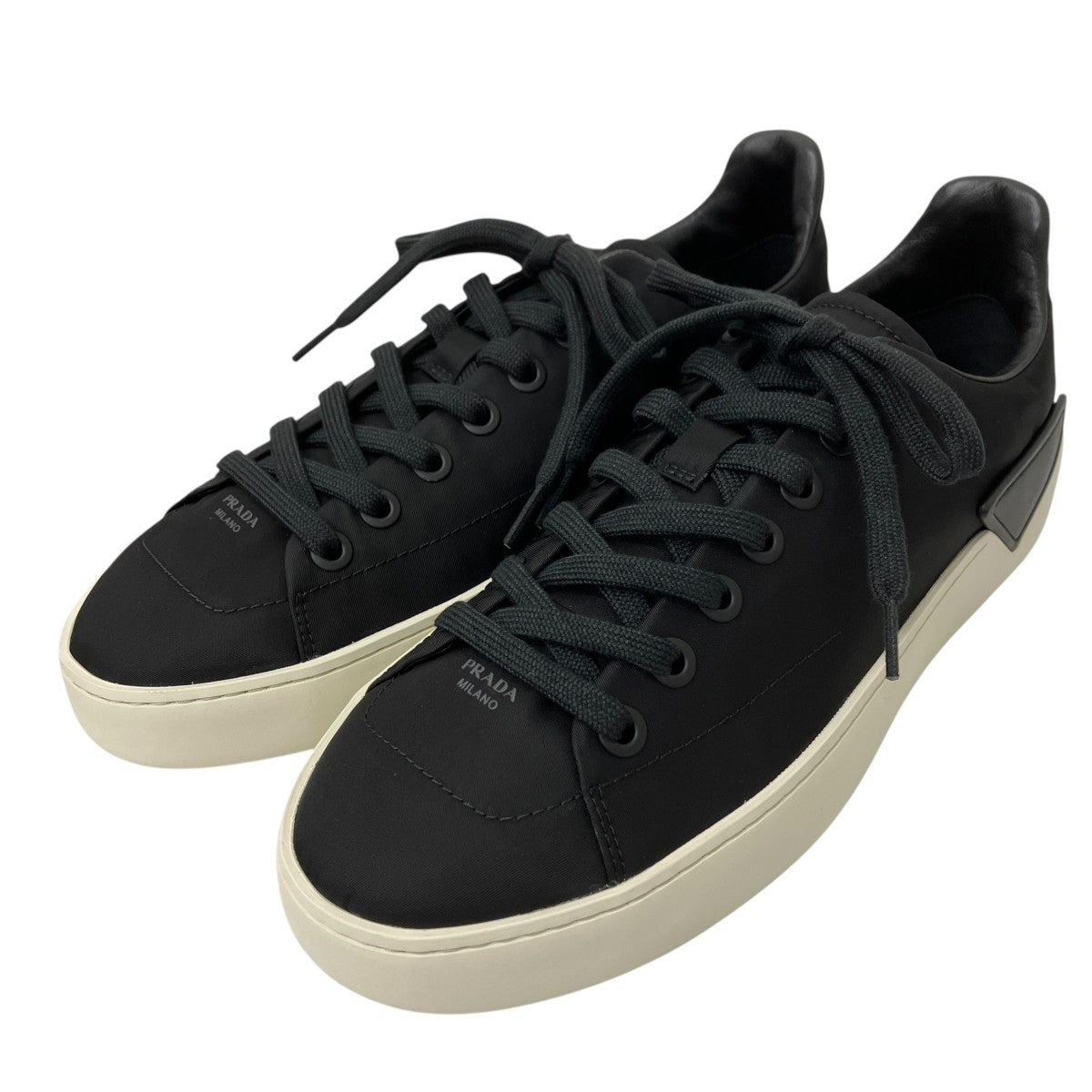 PRADA ロートップスニーカー