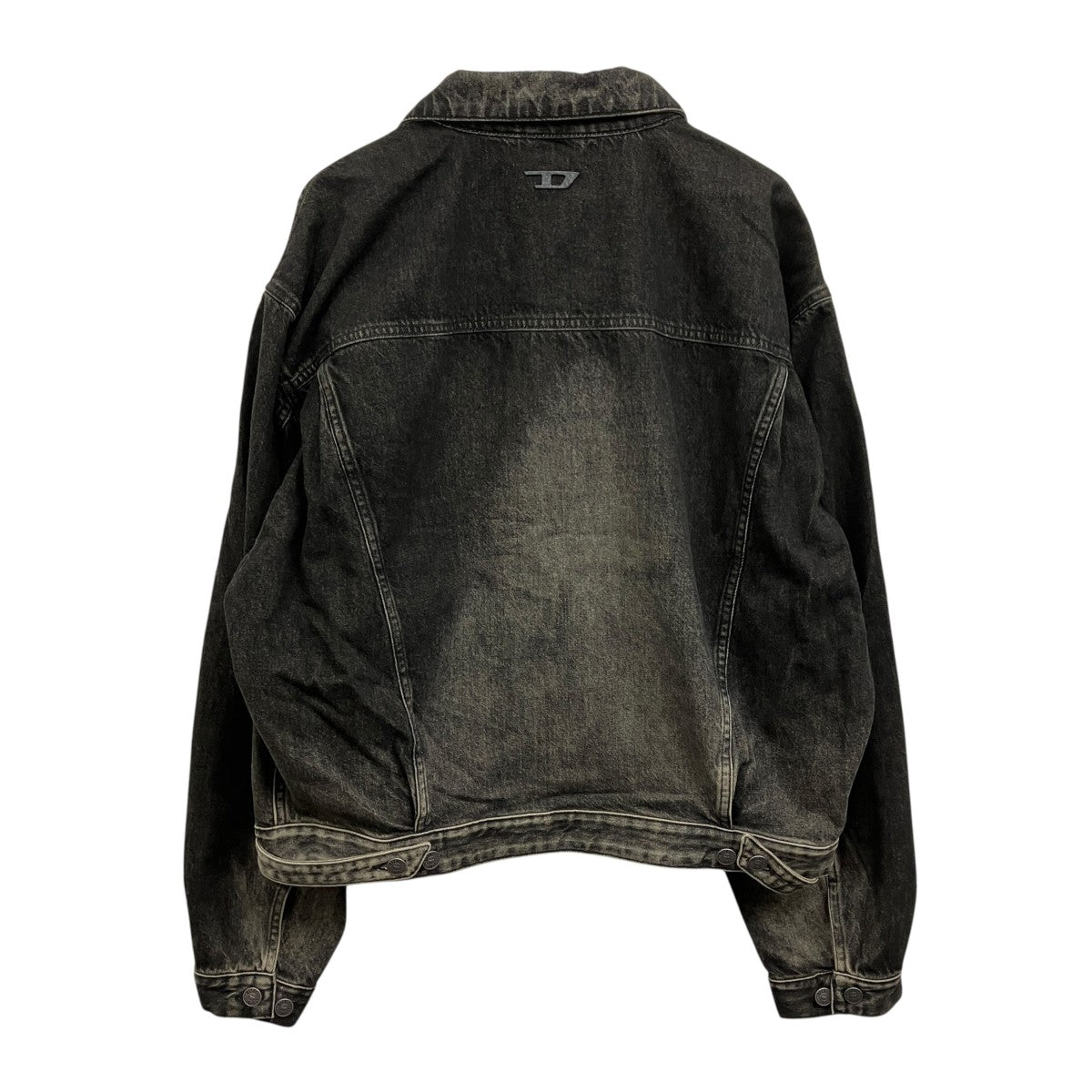 DIESEL TRUCKER JACKET IN DIRTY-EFFECT DENIM トラッカー ジャケット イン ダーティー エフェクト デニム 古着・中古-2枚目のアイテム画像