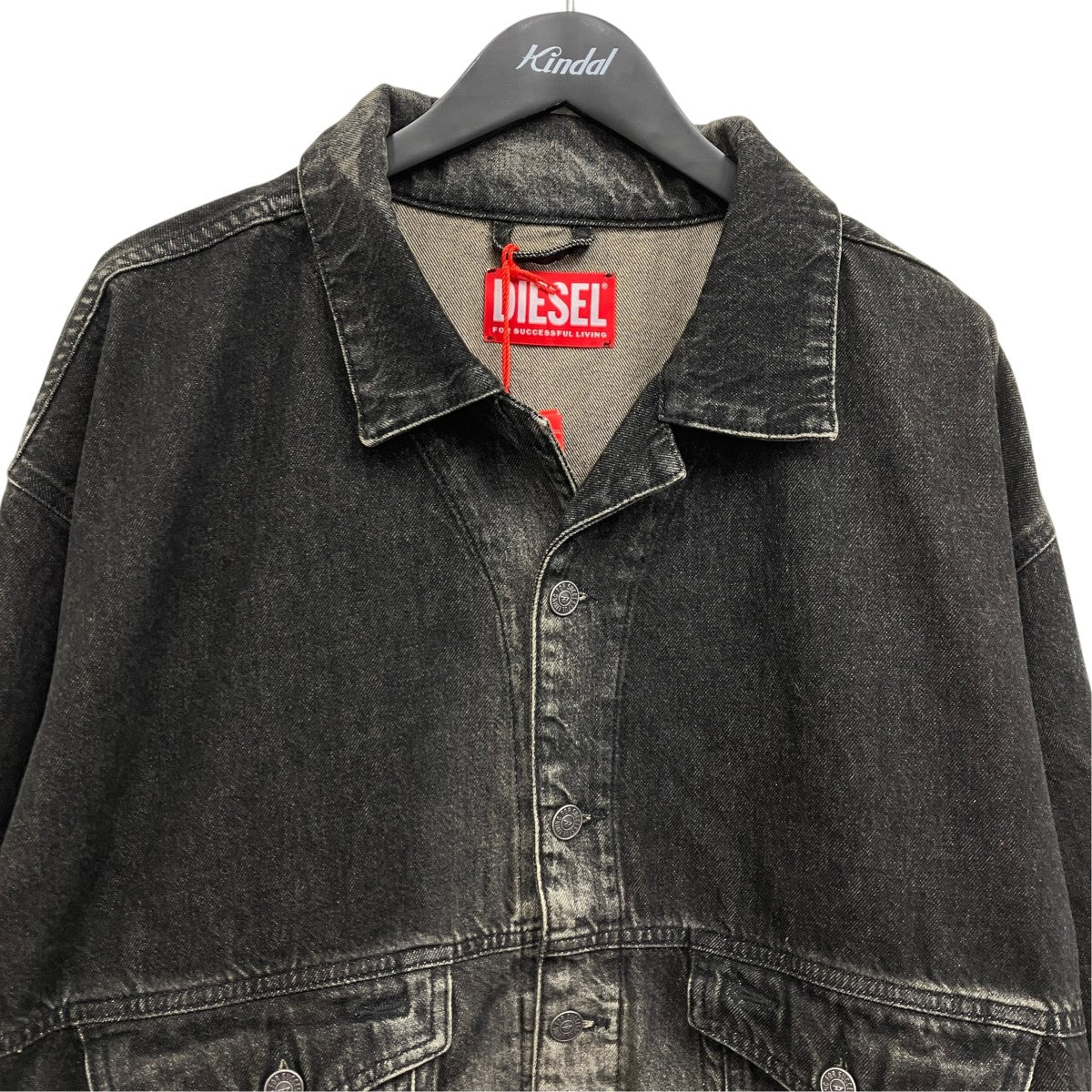 DIESEL TRUCKER JACKET IN DIRTY-EFFECT DENIM トラッカー ジャケット イン ダーティー エフェクト デニム 古着・中古-3枚目のアイテム画像