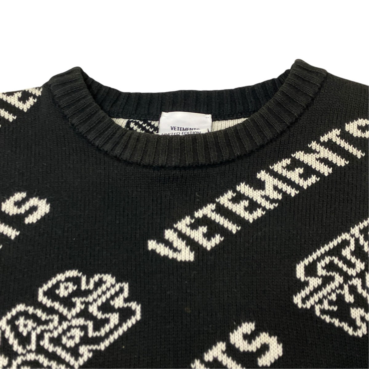 VETEMENTS 総柄ニット 古着・中古-4枚目のアイテム画像