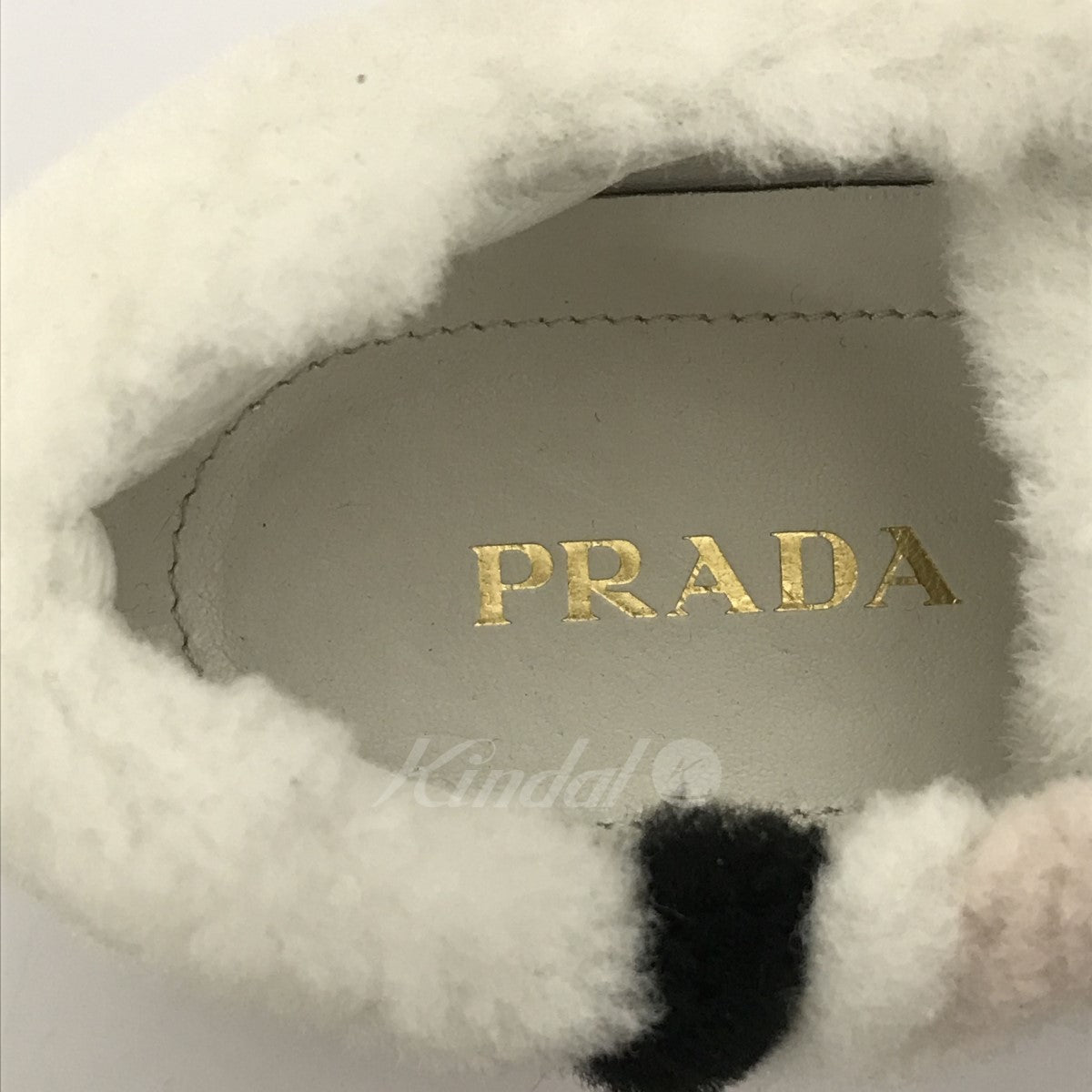 PRADA シアリングファーレザースニーカー 1E777H の古着・中古アイテム