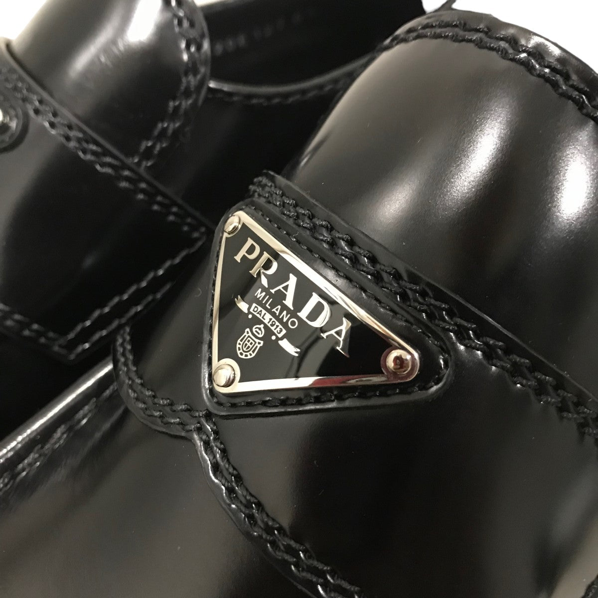 PRADA(プラダ) チョコレート ブラッシュドレザー ローファー2DE127 2DE127 ブラック サイズ 6  1/2｜【公式】カインドオルオンライン ブランド古着・中古通販【kindal】