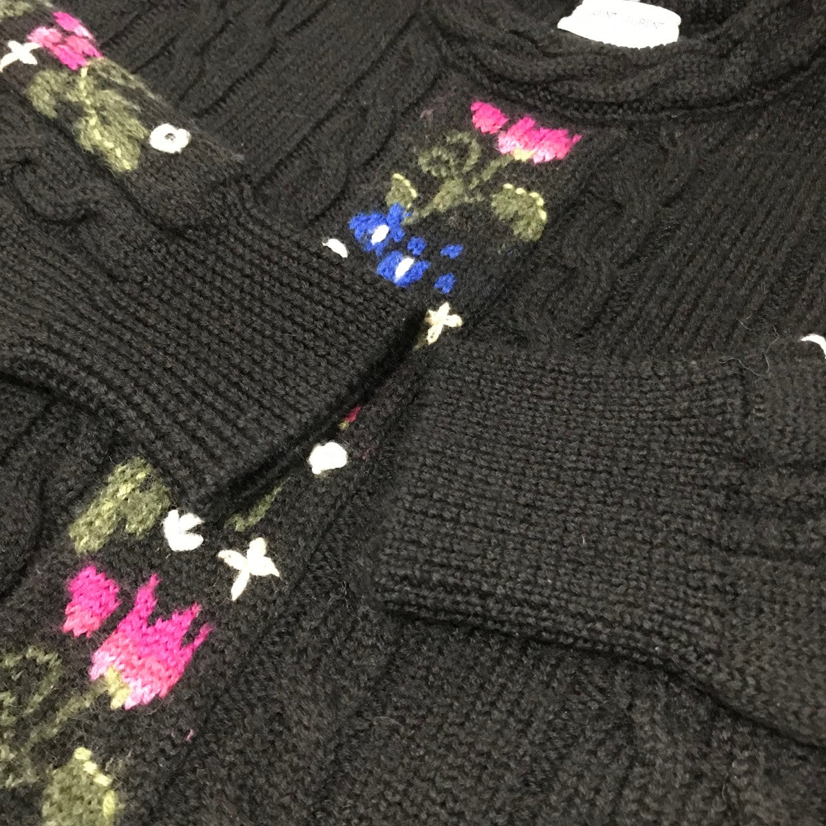 Saint Laurent Paris(サンローランパリ) フラワー刺繍ニット527296 527296 ブラック サイズ  M｜【公式】カインドオルオンライン ブランド古着・中古通販【kindal】