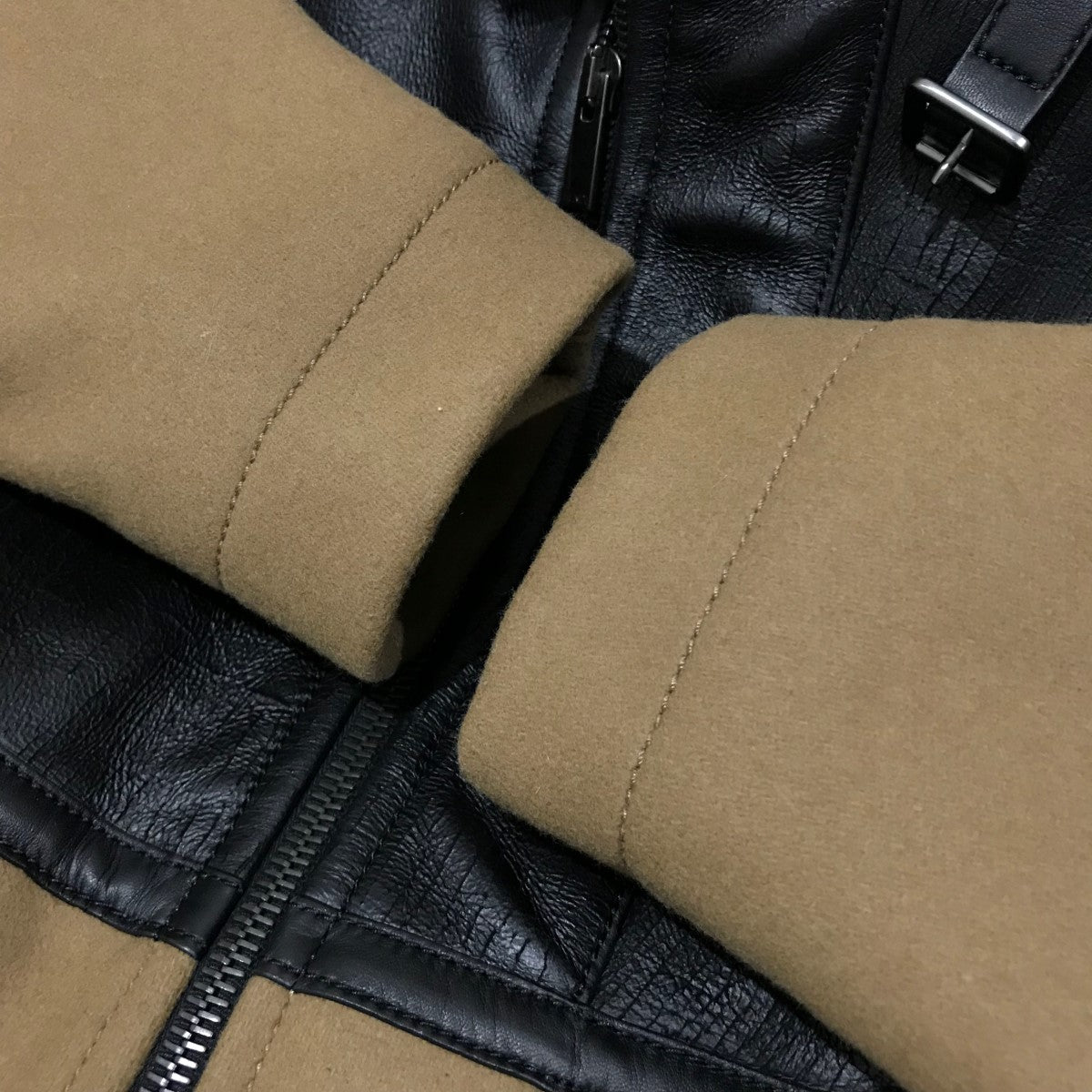 レザー×ウール切替ハイネックジャケット