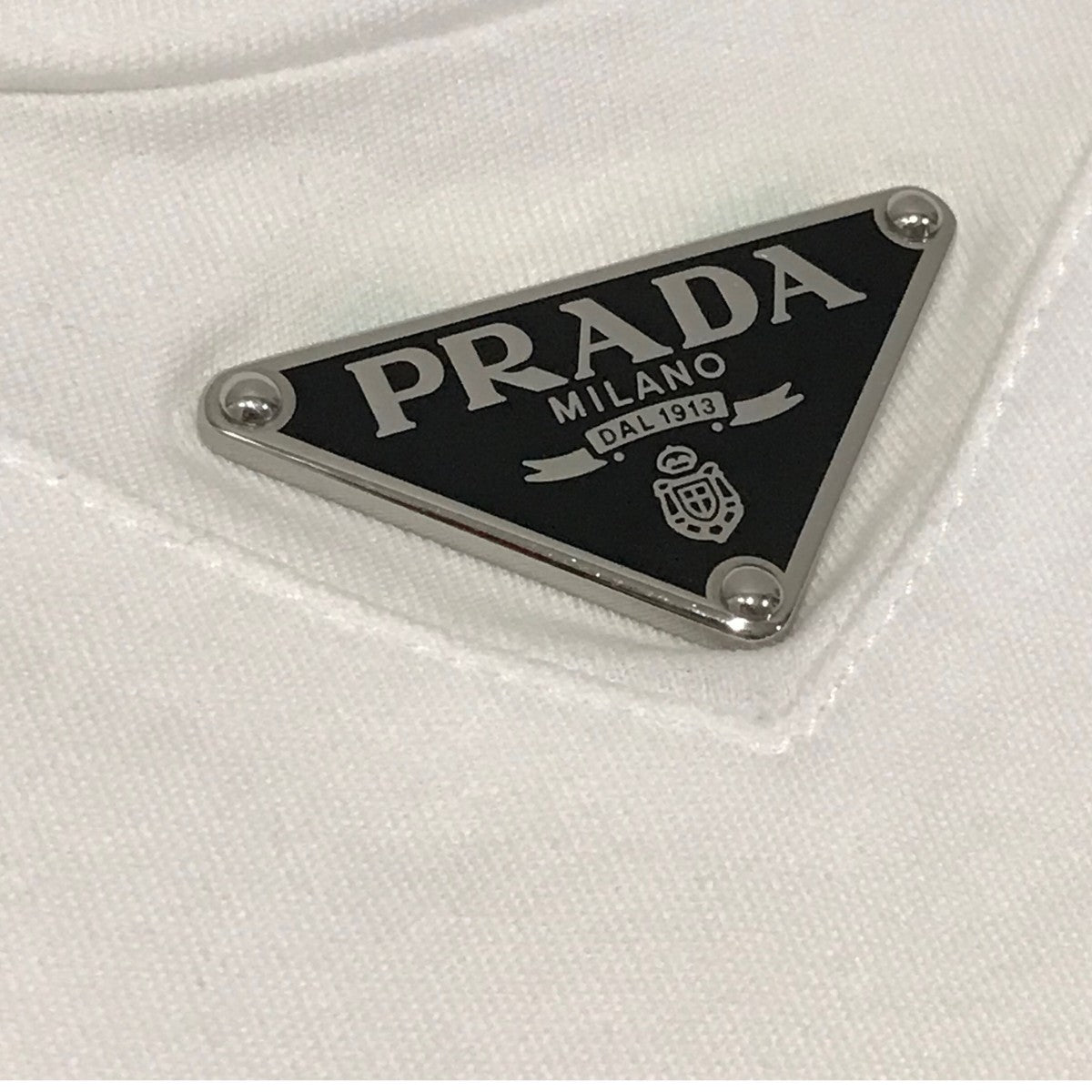 PRADA(プラダ) ロゴプレートTシャツUJN861 UJN861 ホワイト