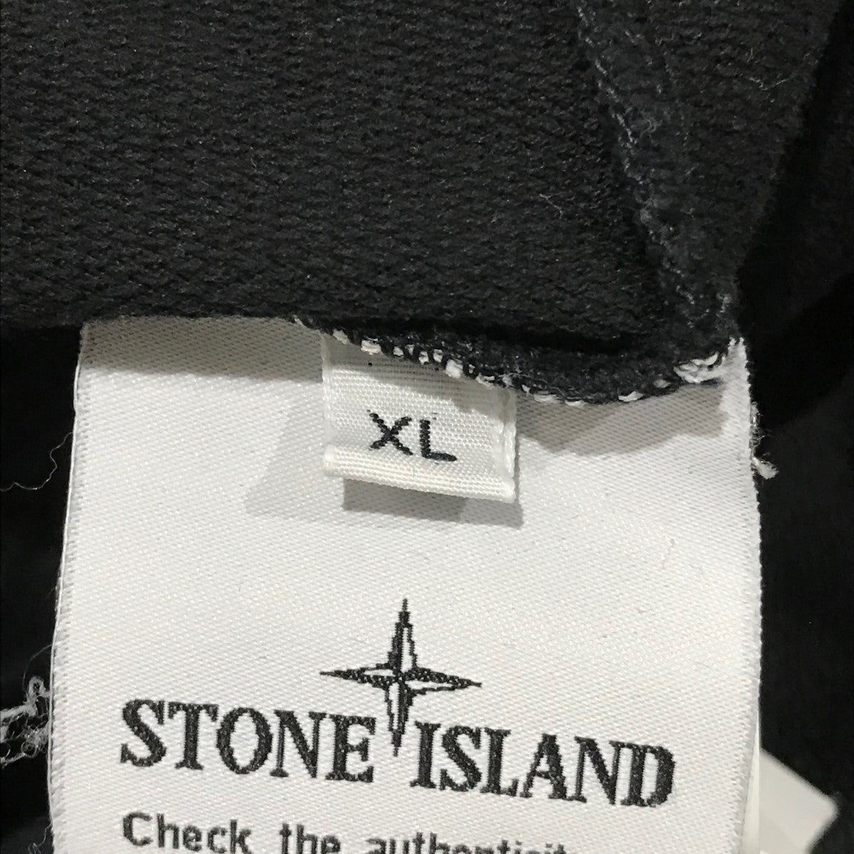 STONE ISLAND(ストーンアイランド) Ghost Half Zip Sweatゴーストピースハーフジップスウェット7415654F3  7415654F3 ブラック サイズ XL｜【公式】カインドオルオンライン ブランド古着・中古通販【kindal】