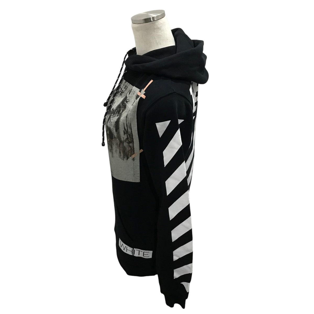 OFFWHITE 古着・中古 オフホワイトのプリントプルオーバーパーカーです。
