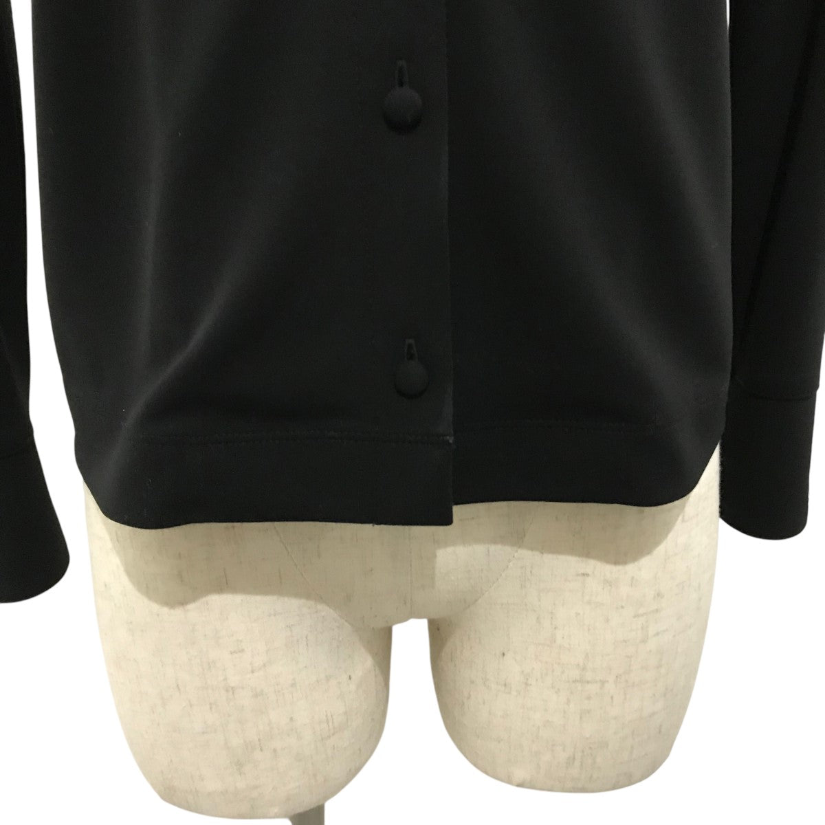 FOXEY の「Lady Bow Cardigan」タグ付き未使用です。