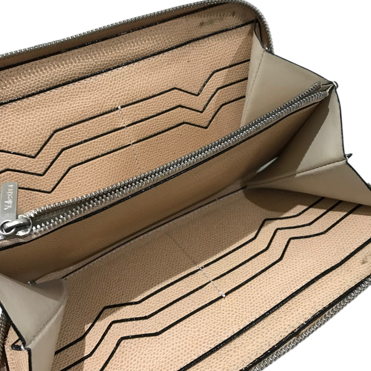 Valextra(ヴァレクストラ) 長財布 ベージュ｜【公式】カインドオル