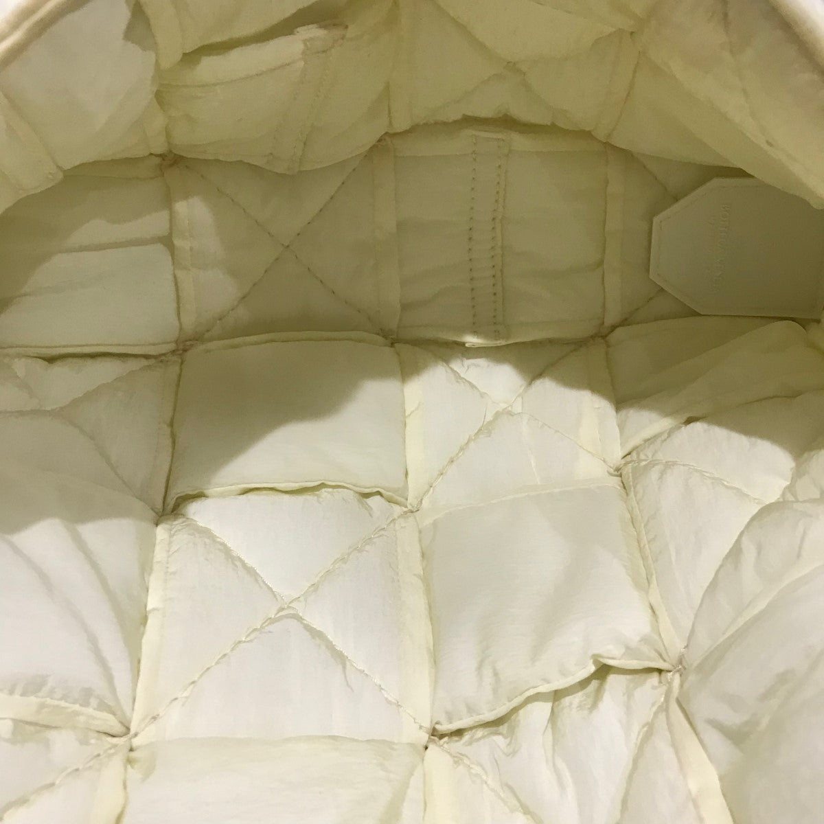 BOTTEGA VENETA(ボッテガヴェネタ) ナイロンカセットショルダー BOTTEGA VENETA(ボッテガヴェネタ) ナイロンカセットショルダー