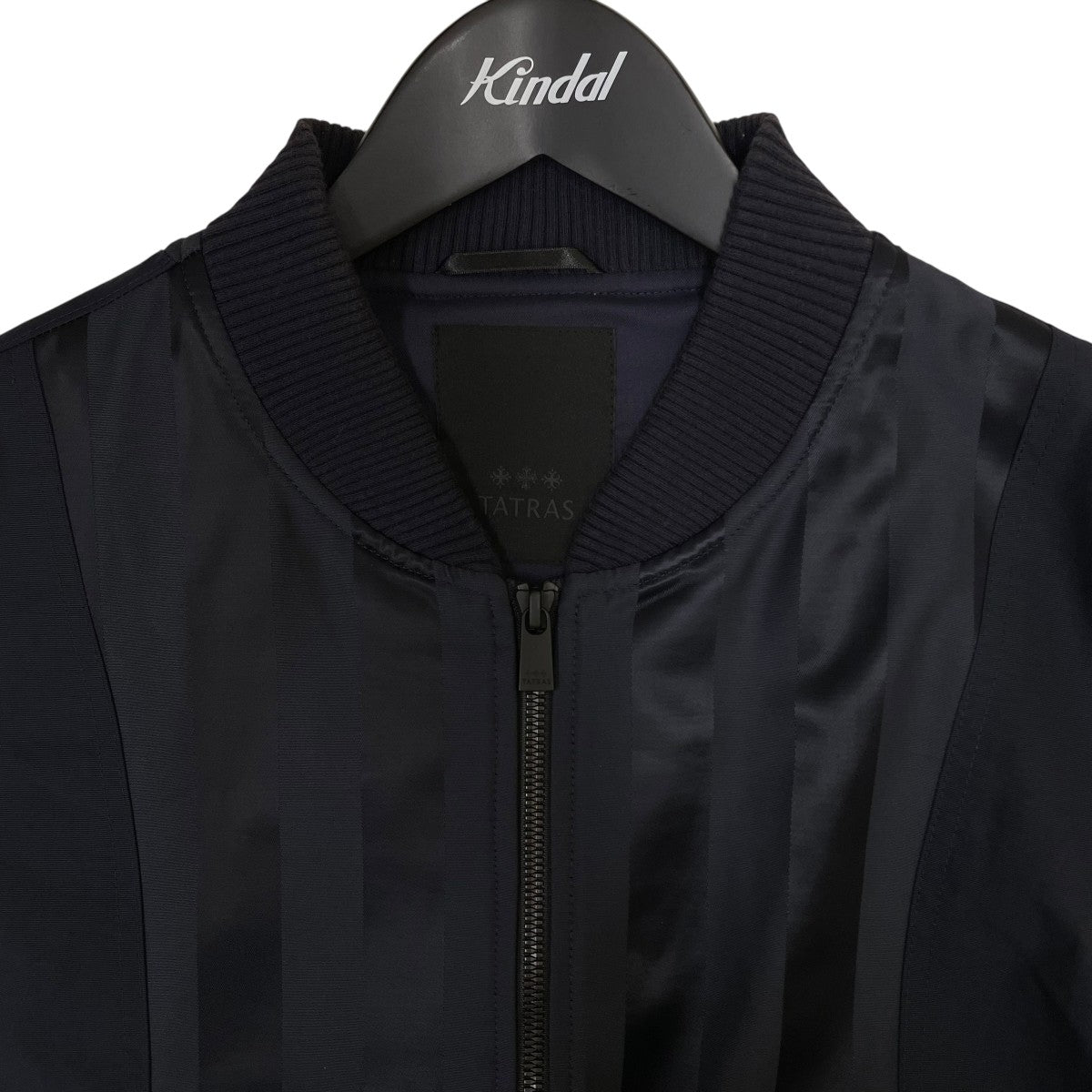 【美品】TATRAS オリーブ MA-1ジャケット SIZE 04 erro GLORYGUY & Cachette｜ラグジュアリー、リラックス、ステキ