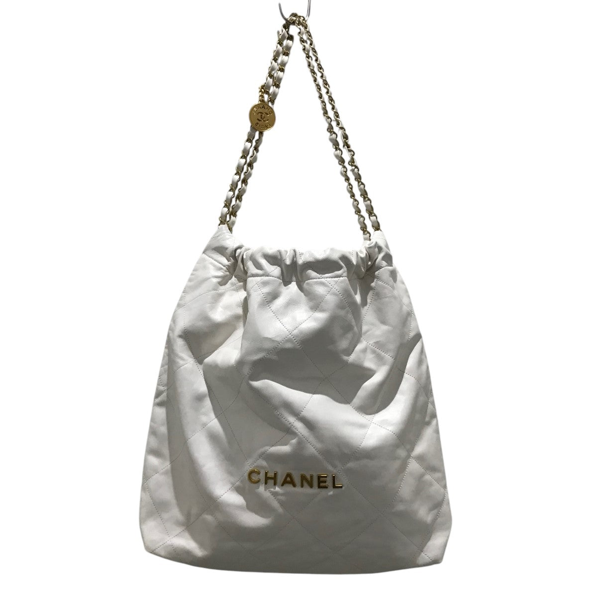 CHANEL(シャネル) 22 ラージショルダーバッグ P36***** ホワイト CHANEL(シャネル) 22 ラージショルダーバッグ P36***** ホワイト