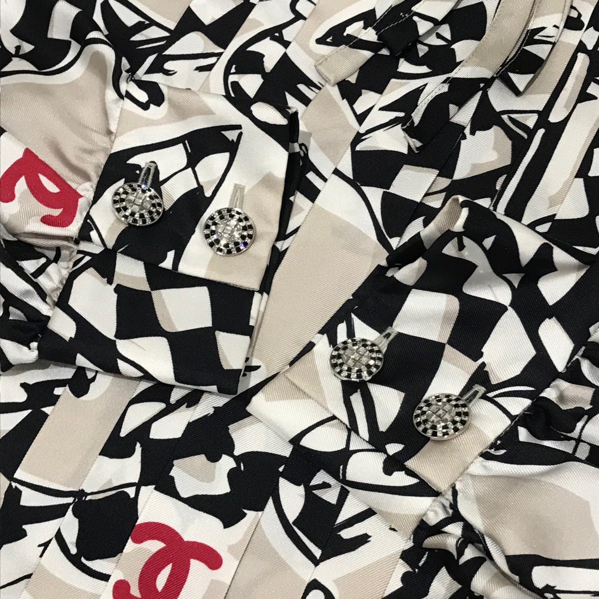 【美品・希少】 CHANEL シルク ジップアップ ブラウス ［サイズ38］ 美品・希少】 CHANEL シルク ジップアップ ブラウス ［サイズ38］