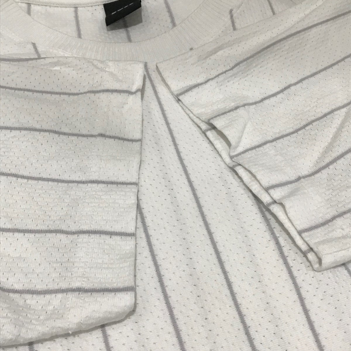 ストライプメッシュTシャツ