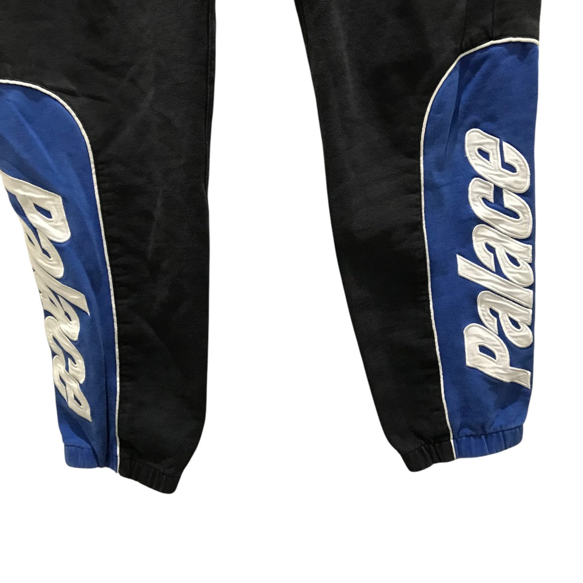 PALACE パレス スウェットパンツ 黒 XS 3358424N0027 楽天市場】PALACE パレス パンツ ワッペン付き スウェットパンツ
