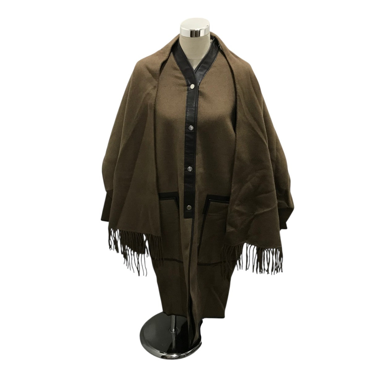 HERMES(エルメス) 付け襟ファー／アームバックZIPシーリングテープ防水