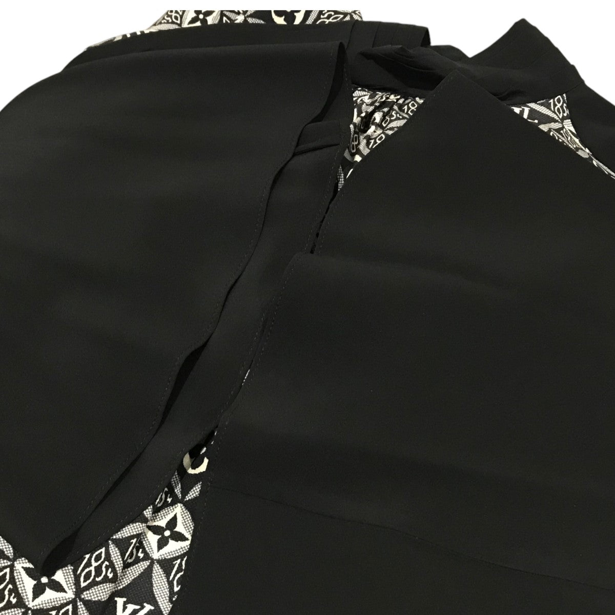 LOUIS t VUITTON ルイヴィトン　レオパード柄　ワンピース　ブラック LOUIS VUITTON - ルイヴィトン LOUIS VUITTON ワンピース