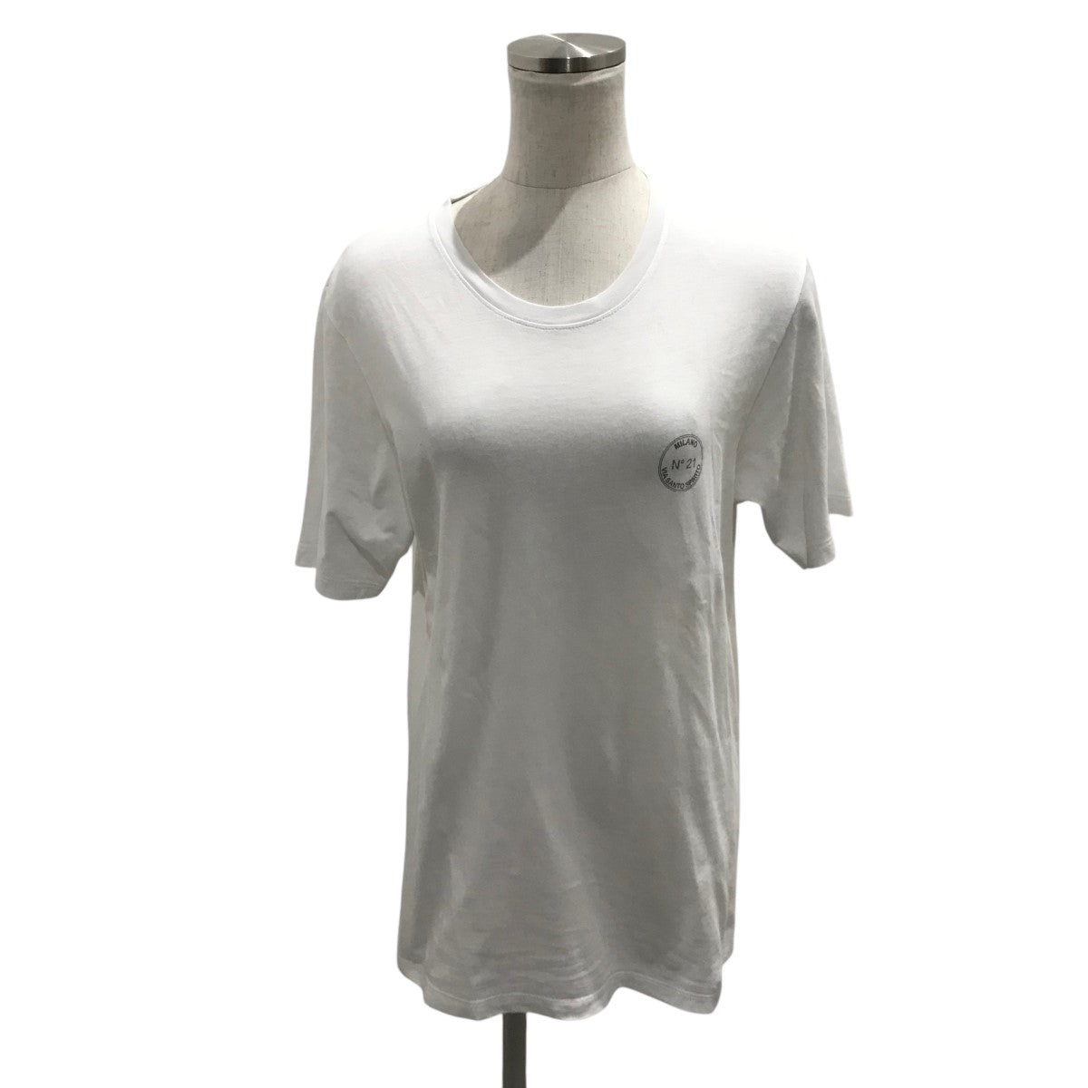 ヌーメロヴェンティウノ N°21 ロゴプリントTシャツ P21EN2S ホワイト サイズ：38 N°21(ヌーメロヴェンティウノ) ロゴプリントTシャツP21EN2S