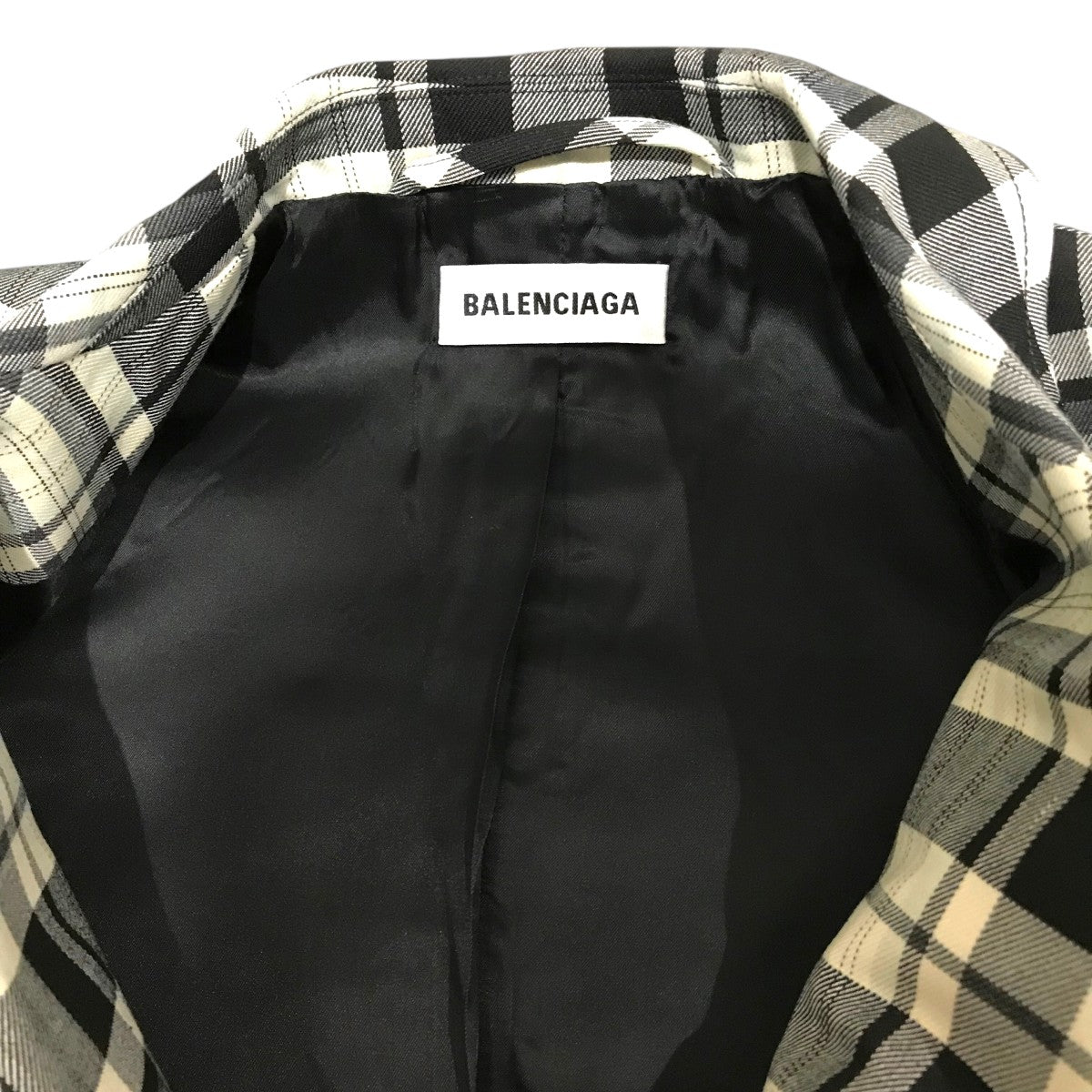 BALENCIAGA バレンシアガ　オリーブグリーン ダブルブレストコート BALENCIAGA バレンシアガ オリーブグリーン ダブルブレスト