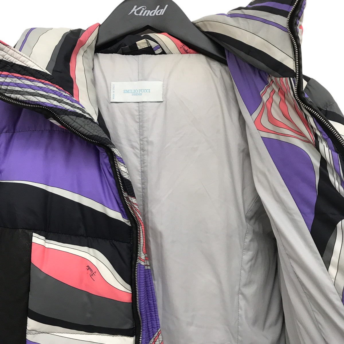 Emilio Pucci(エミリオプッチ) レザー切替総柄ダウンコート86YA01